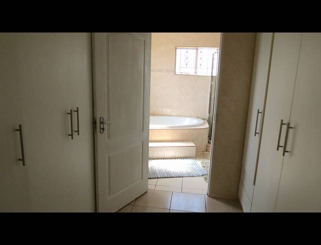 3 BEDROOM FREEHOLD FOR SALE IN KAGISO